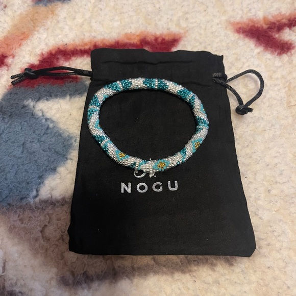 New Hand beaded bracelet - Picture 2 of 8